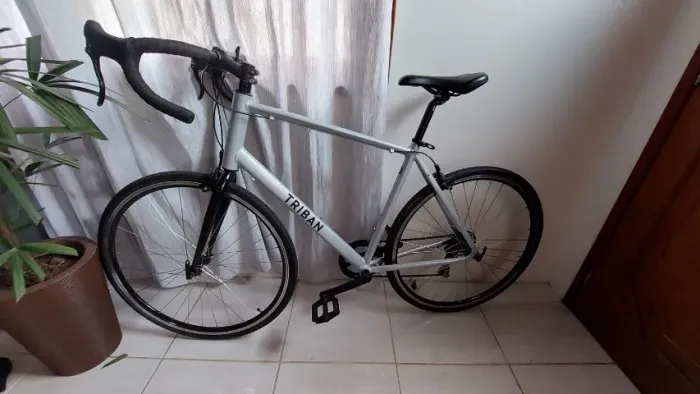 Bicicleta Triban RC100 Tamanho XL Aro 29 (700x32) Câmbios Shimano - Apenas 1 ano de uso