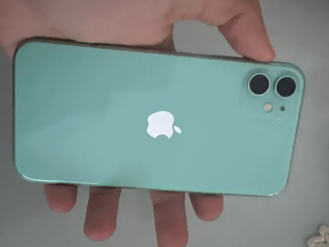 IPHONE 11 - 64GB - 72% Bateria