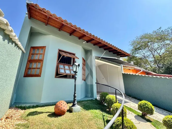 Casa com 2 quartos à venda, 142 m² por R$ 649.900 - Centro - Angatuba/SP.