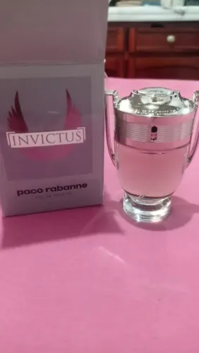 Vendo perfume Invictus 