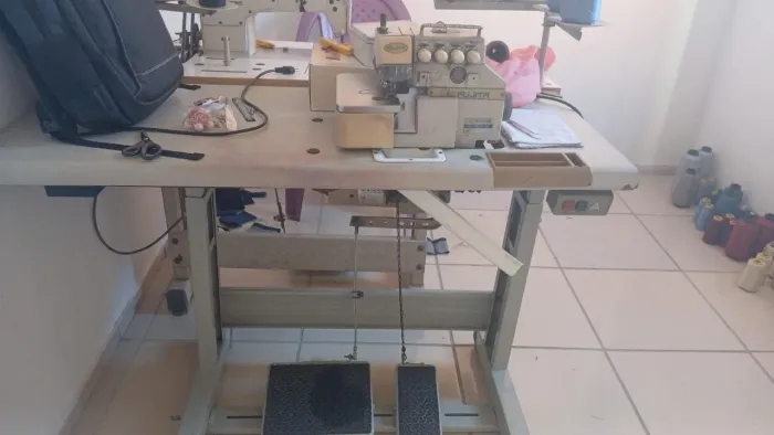 MAQUINA DE COSTURA