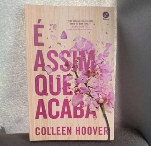Livro É assim que acaba Collen Hoover
