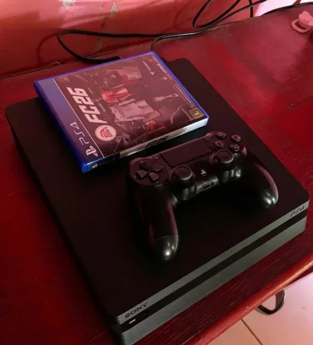 PS4 Slim semi novo