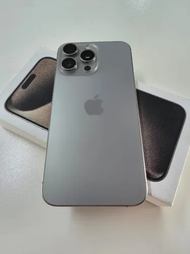iPhone 15 Pro Max 256GB | 84% Bateria | Tudo Funcionando
