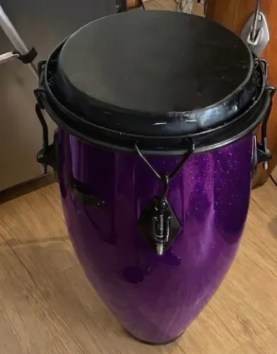 Conga 10 polegadas couro de boi em perfeito estado 