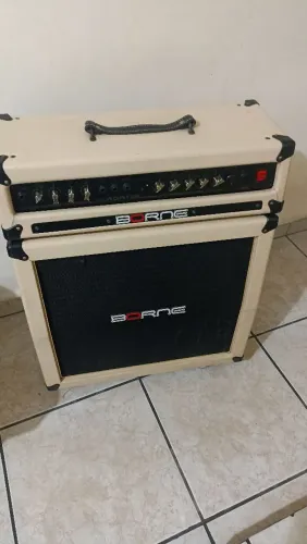 Amplificador borne