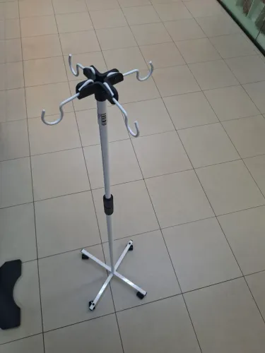 SUPORTE DE SORO COM RODAS