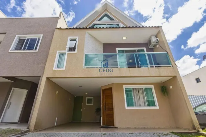 Triplex exclusivo no Pinheirinho com lazer completo e 4 quartos.