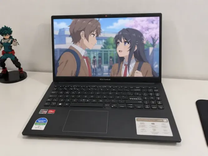 Notebook ASUS Vivobook Go 15 AMD Ryzen 5 7520U | 8GB RAM | 512GB SSD | Tela Full HD