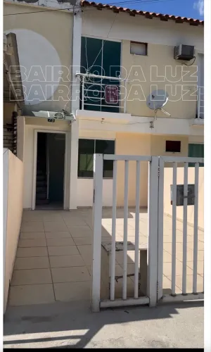 Casa recém-reformada à venda no Bairro da Luz - Nova Iguaçu | R$ 280.000
