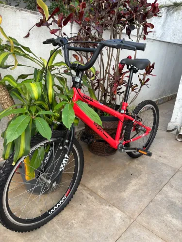 Bicicleta Caloi BMX aro 20 vermelha perfeitinha