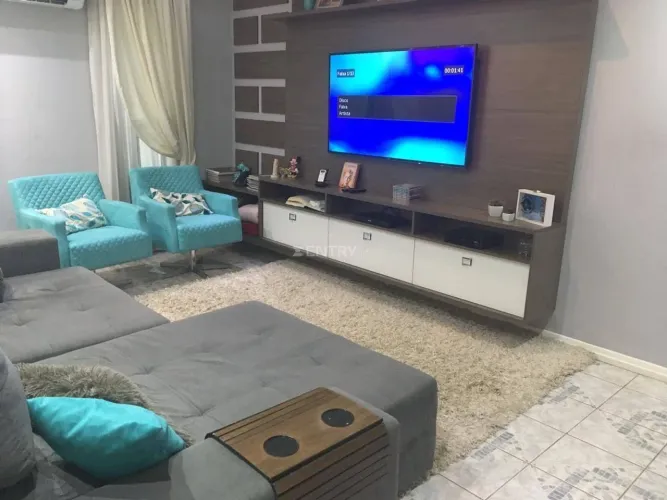 Casa à venda com 189m² e 3 dormitórios - Vila Joana/ Jundiaí