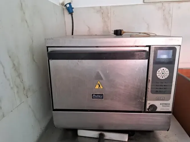 Vendo forno industrial funcionando e em excelente estado