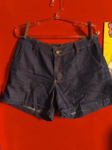 Short Jeans Escuro Tradicional Com Bolsos Tamanho G