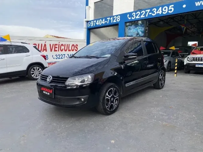 Volkswagen Fox Selecao 1.0 Total Flex 8V 5P 2014