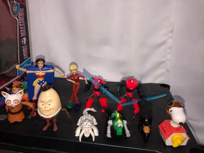 Lote Brinquedos McDonald's - Heróis, Transformers e Snoopy ( 10 peças)