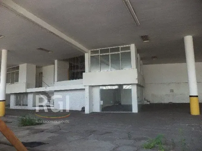 Predio para Venda - 2700m², 0 dormitórios, São João