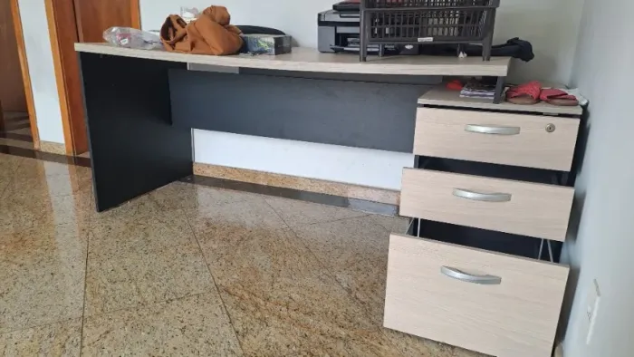 MESA escritório/consultório/escrivaninha