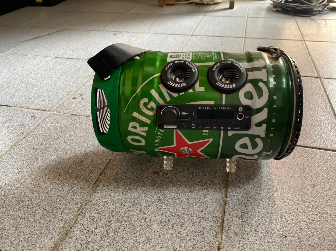 Caixa de som barril Heineken
