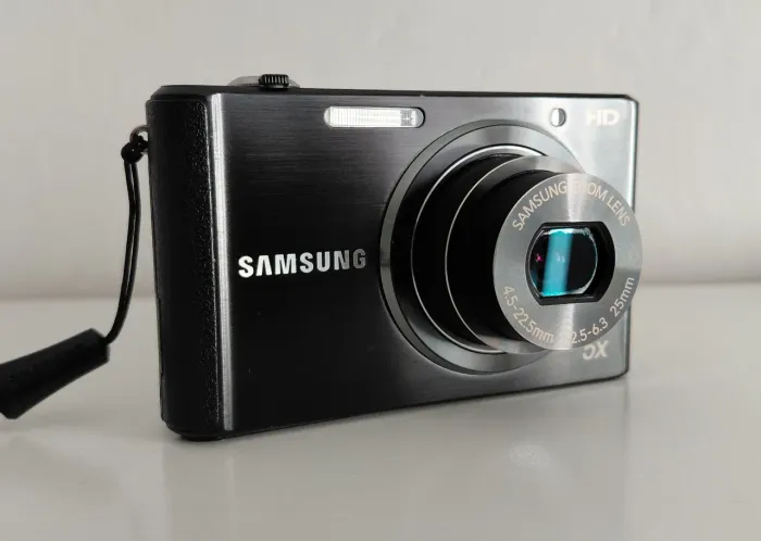 Camera digital Samsung ST77 - 16.1MP