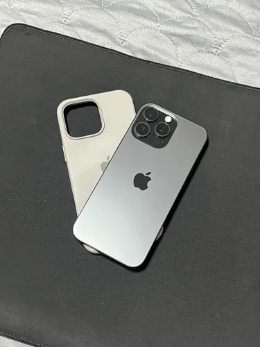 iPhone 16 pro max ( bateria 94% ) conservado 