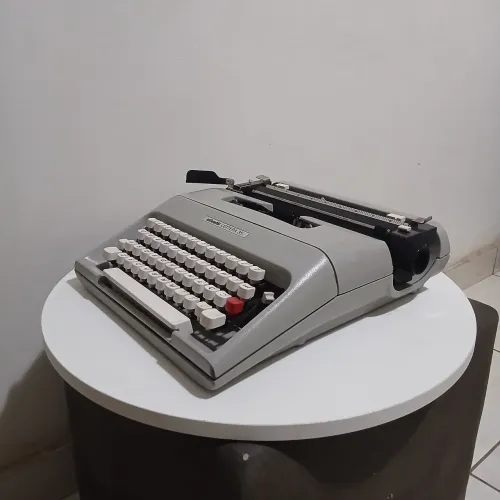 Máquina de escrever Lettera 35