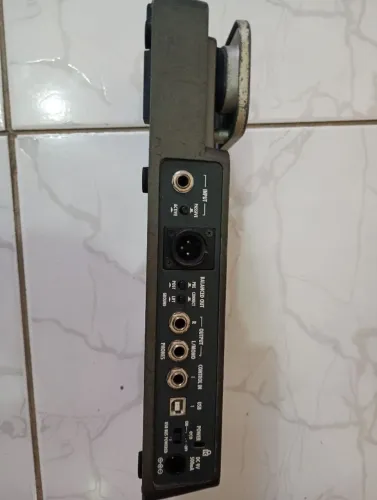 Pedaleira Zoom G3X  usada bom estado de conservação ,  para estudo e  pequenos eventos.