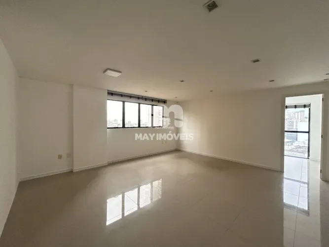 Sala comercial no centro de Itajaí, 53 m², R$450.000,00