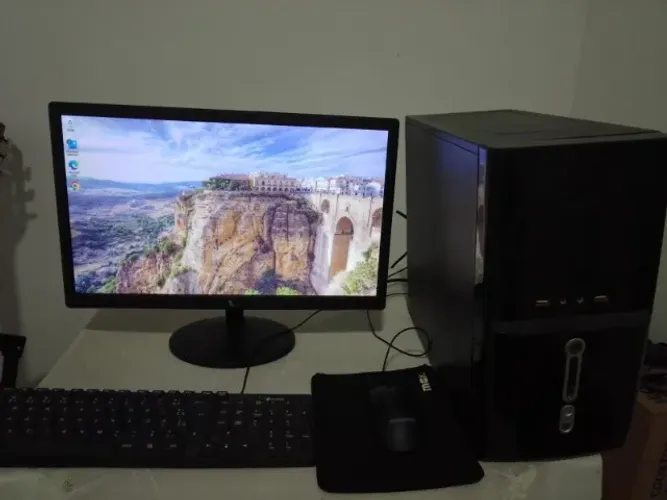 PC Completo i3 - Ideal para Trabalho/Estudo - R$ 600 (negociável)
