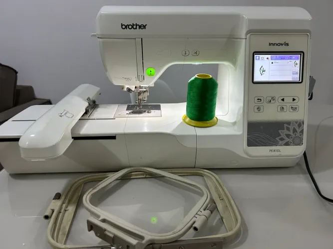 Máquina de bordar brother