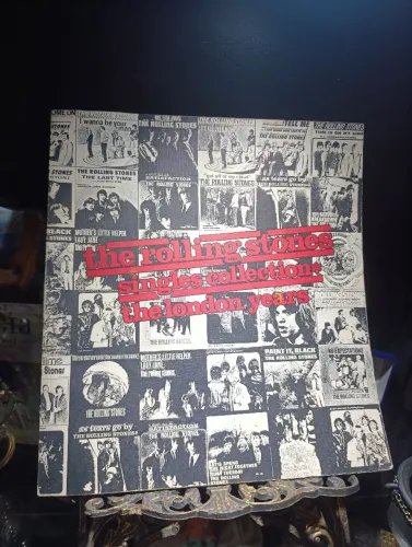 Rolling Stones - Singles Collection livro