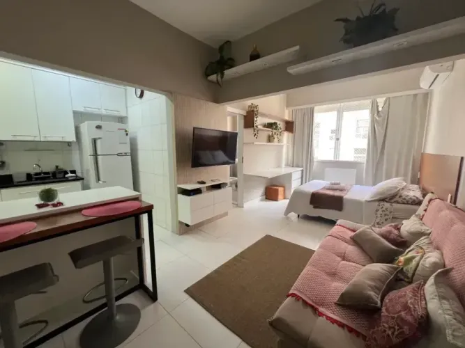 QUARTO E SALA MOBILIADO COM 1 VAGA NA ESCRITURA EM COPACABANA