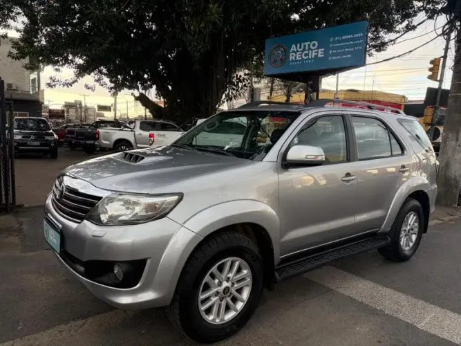 Toyota Hilux SW4 SRV D4-d 4X4 3.0 TDI Dies. AUT 2015