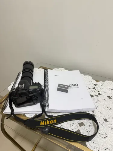 Nikon D90 + Lente 18-105mm - R$ 1.500