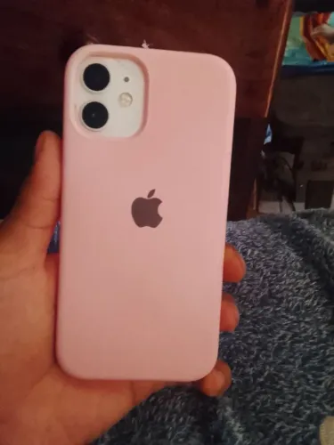 Com uma listra mais só e trocar a tela!! Funcionando perfeitamente vai cm carregador