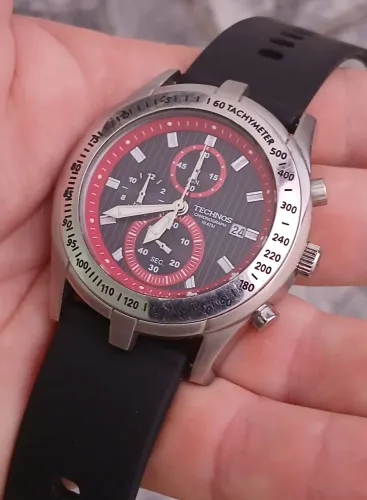 Belo relógio original TECHNOS CHRONOGRAPH  , exemplar conservado de coleção. 