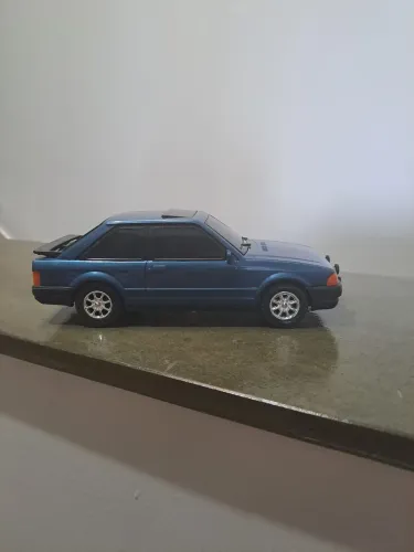 Carro de plástico escala 1:18 miniatura scort xr3