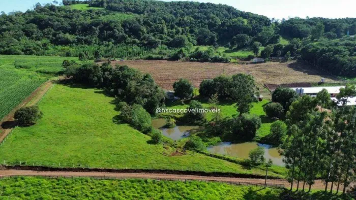 chacará com açudes e casa
