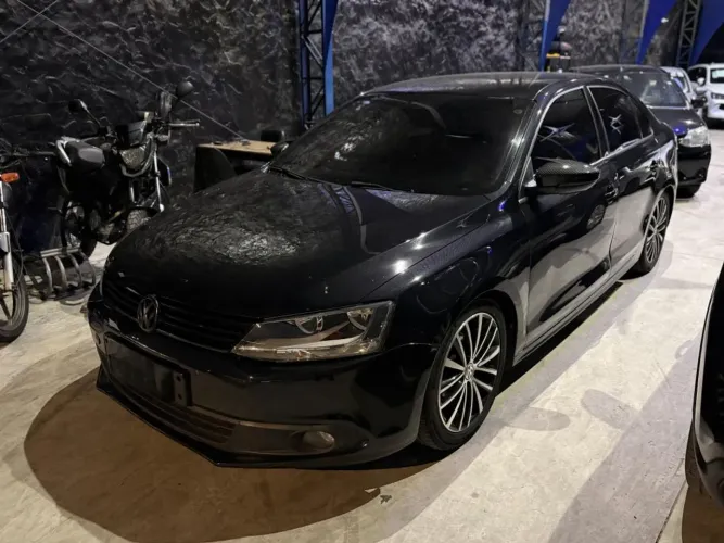 Volkswagen Jetta Highline TSI 2.0 8V 120cv Gasolina Tiptronic 2013