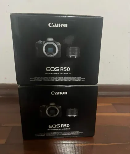Câmera Canon EOS R50 Mirrorless com lente RF-S 18-45mm f/4.5-6.3 IS STM Nova 