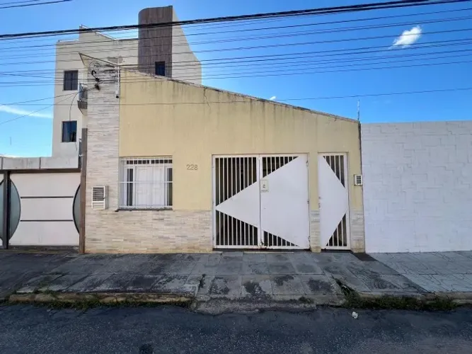 CASA PARA VENDA NO BAIRRO RECREIO