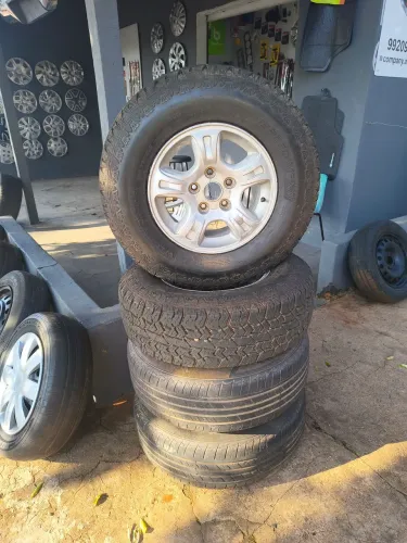 Roda S-10 aro 15 com pneus