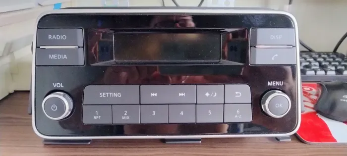 Rádio original Nissan kicks.
