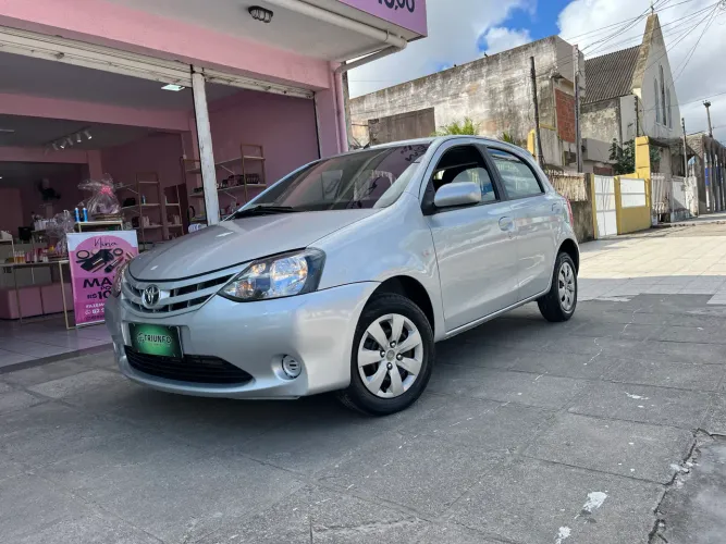 Toyota Etios XS 1.3 Flex 16V 5P Mec. 2013