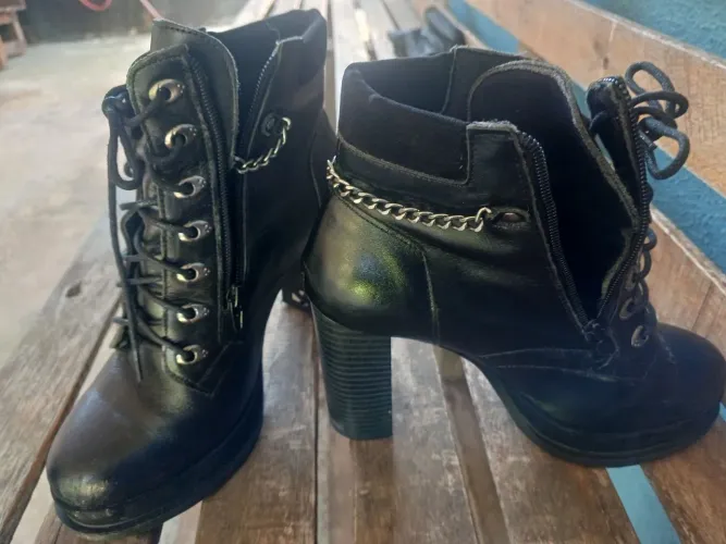 BOTA VIVIANE REIS COURO C/ SALTO
