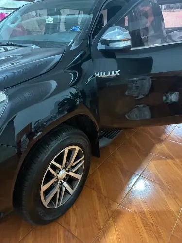 Toyota Hilux CD SRX 4X4 2.8 TDI 16V Diesel Aut. 2017
