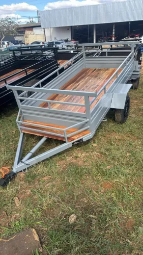 Carretinha 2.50 x 1.20 montada com reforço em toda a estrutura