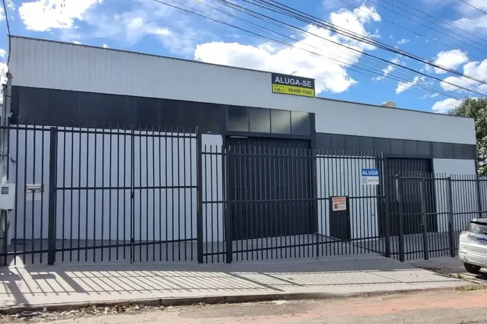 Galpão/Depósito/Armazém para aluguel possui 726 metros quadrados