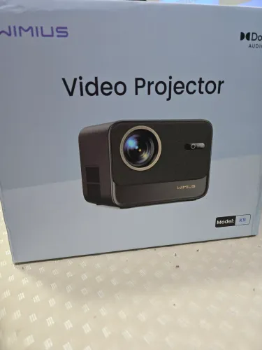 Projetor full hd nativo com Dolly áudio na caixa