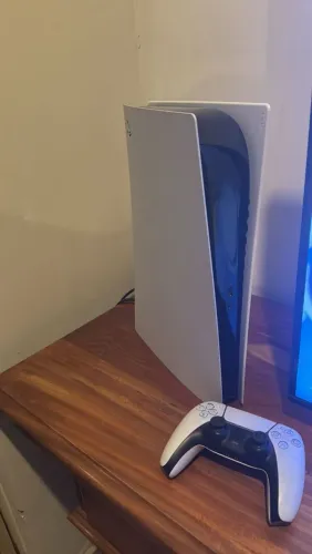 PlayStation 5 Slim, edição digital 825GB